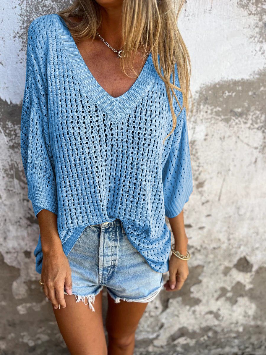 T-shirt in maglia cava con scollo a V