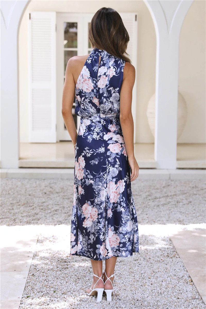Vestido longo floral com decote redondo e cintura elástica