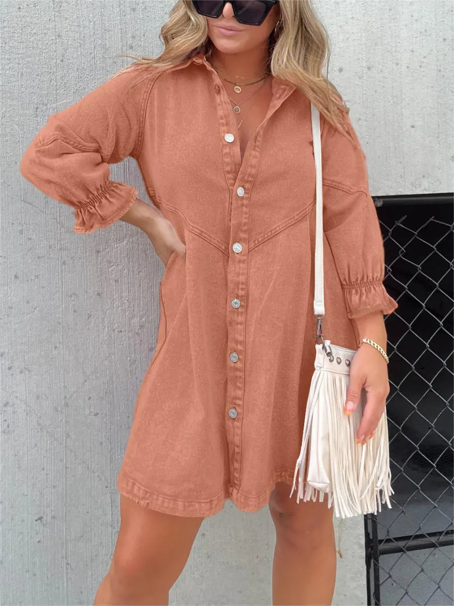 Vestido jeans com camisa solta e manga sino com decote em V