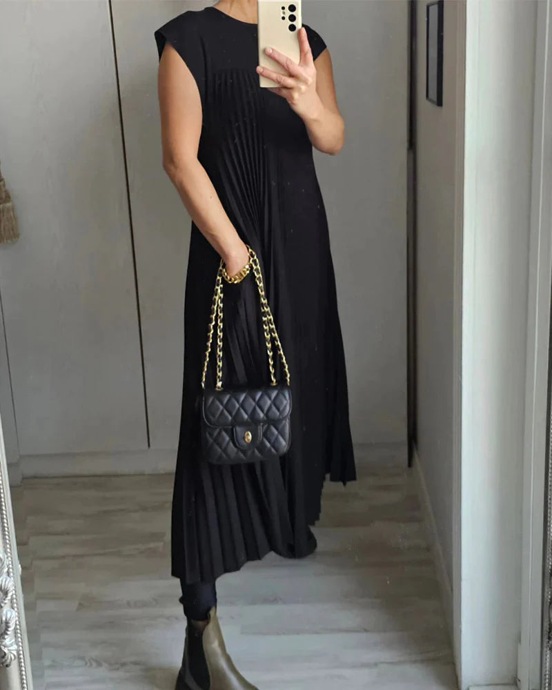 Vestido plissado sem mangas