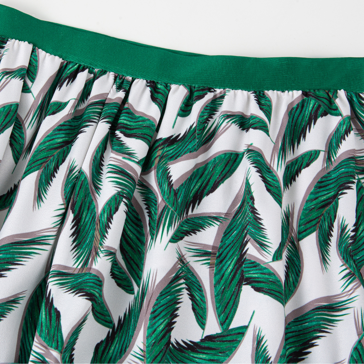 2025 New Green Leaf print One Piece Swimsuit and Skirt
