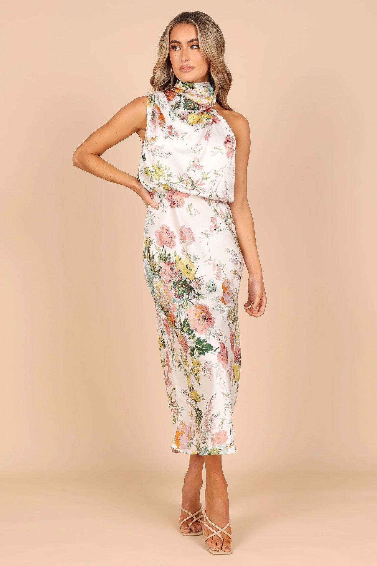 Vestido longo floral com decote redondo e cintura elástica