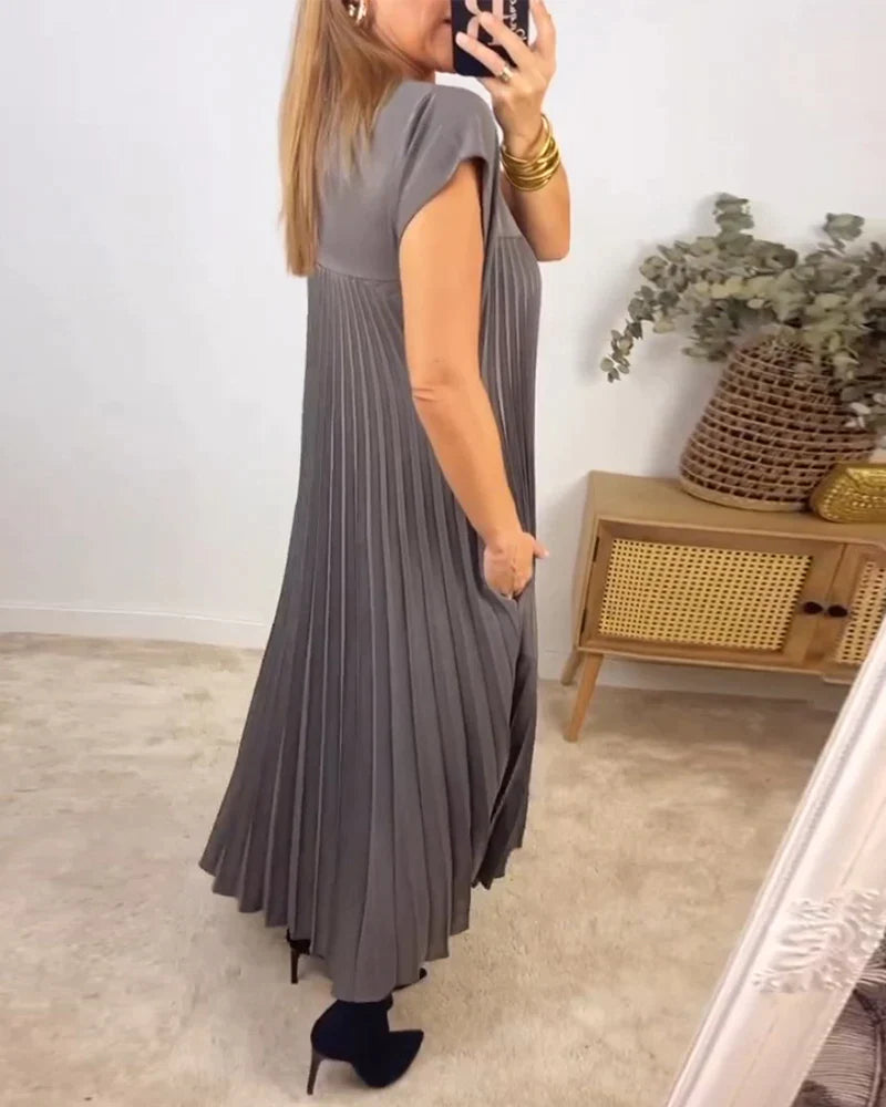 Vestido plissado sem mangas