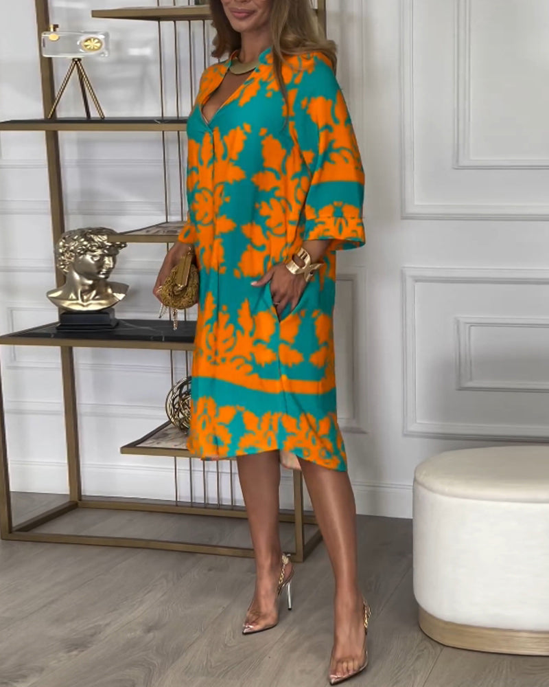 Vestido com decote em V