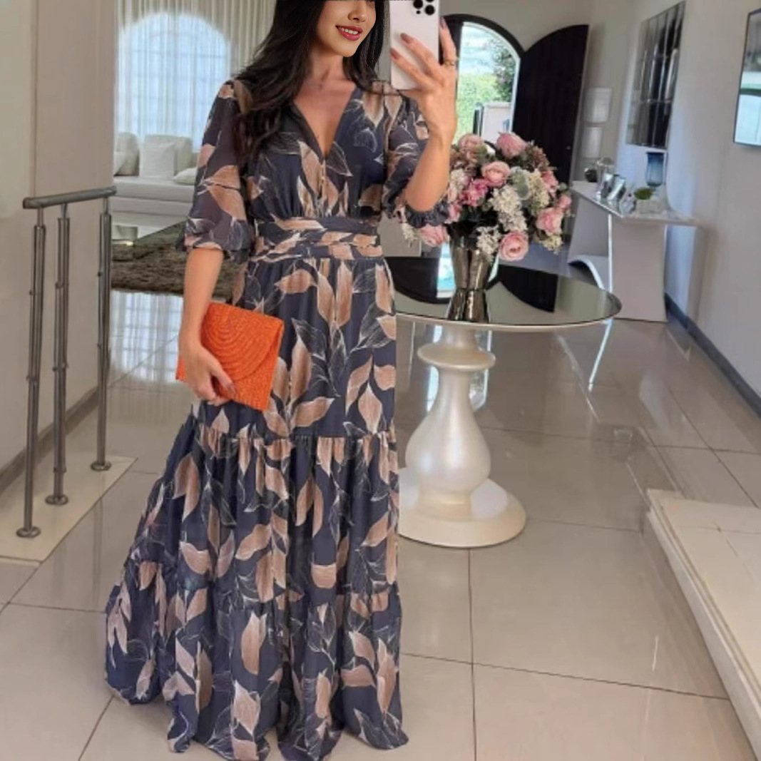 Vestido Elizamara com estampa de folhas nude