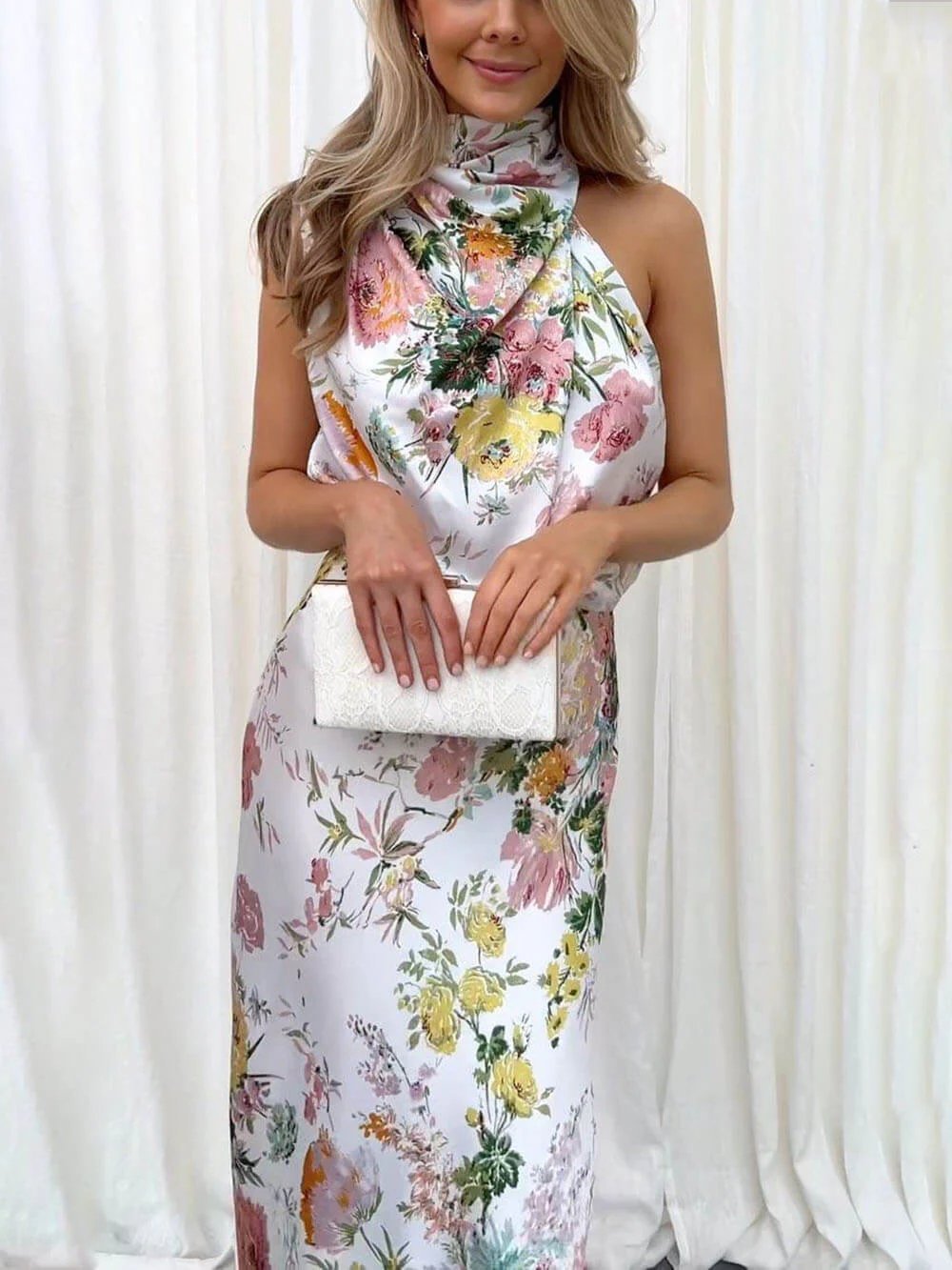 Vestido longo floral com decote redondo e cintura elástica