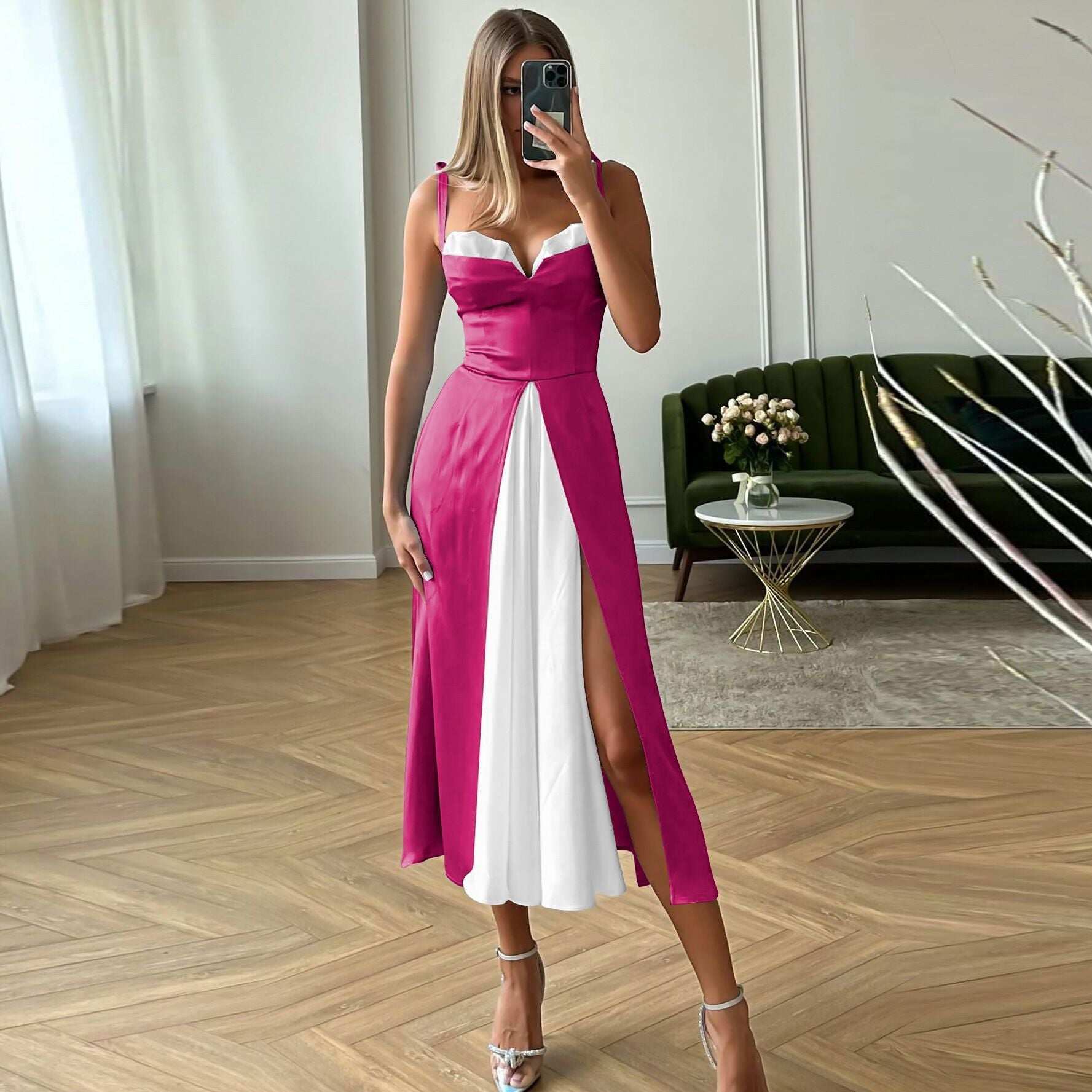 Abito midi da donna con ampio spacco e cintura patchwork