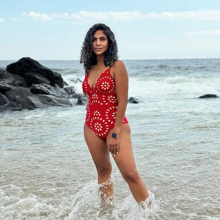 💖 2025 New 👙 Laser Cutting Flower Hollow Flared Skirt Swimsuit Set