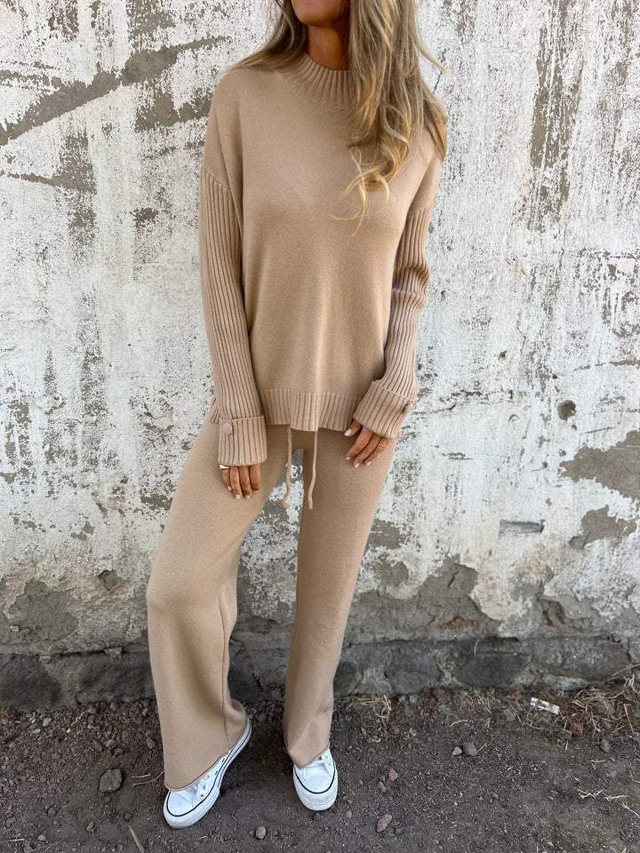 Abito casual a due pezzi con scollo tondo e maniche lunghe