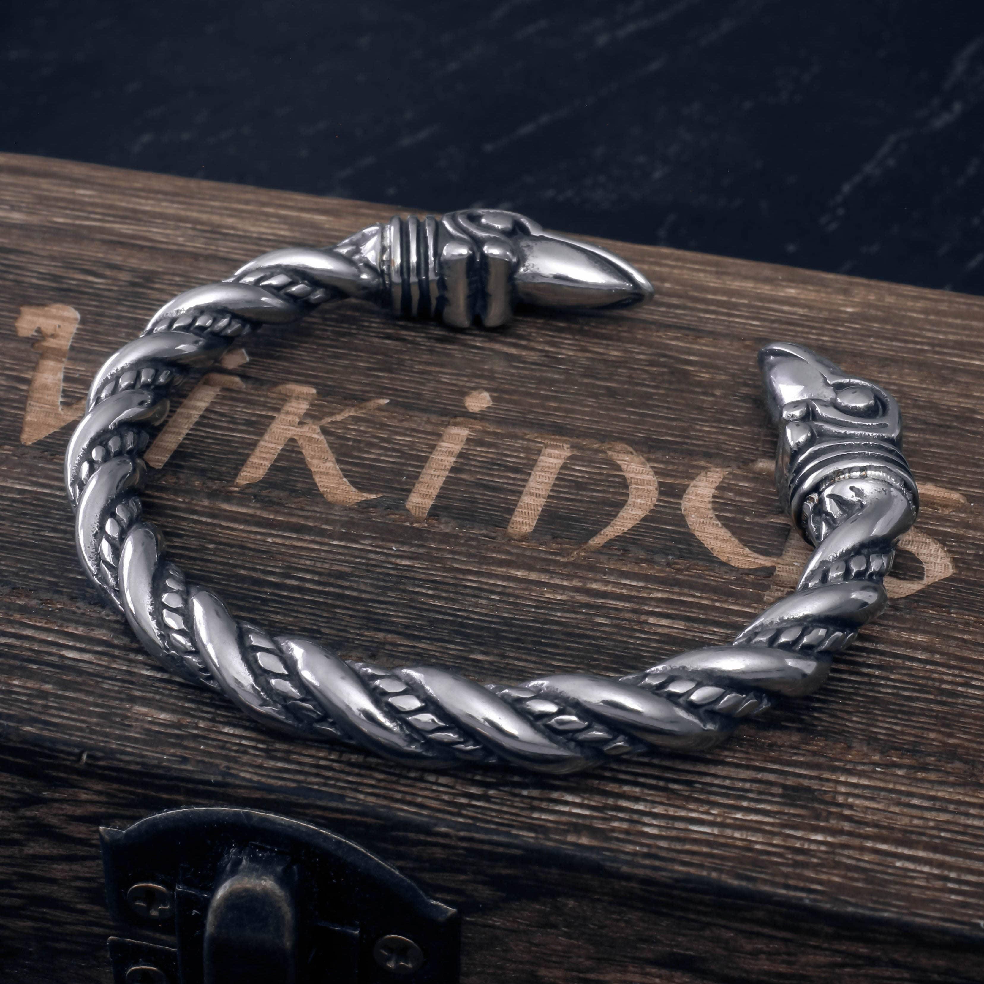 Гривна Raven Head Torc - неръждаема стомана