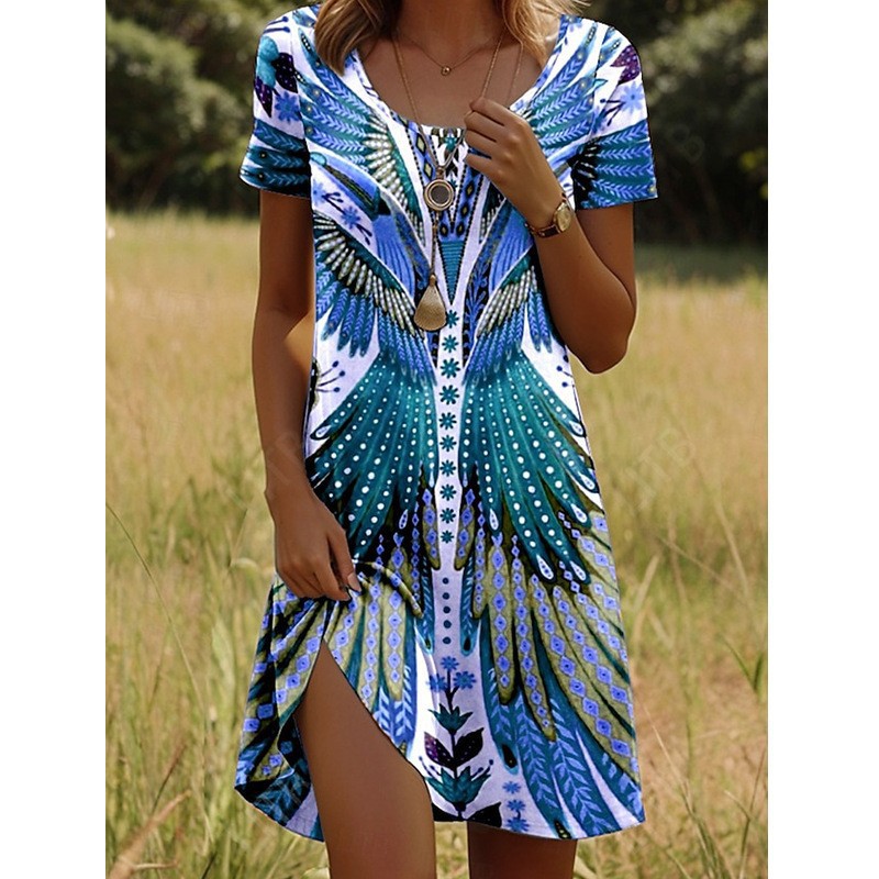 Vestido de manga curta com estampa de gola redonda e elemento indiano