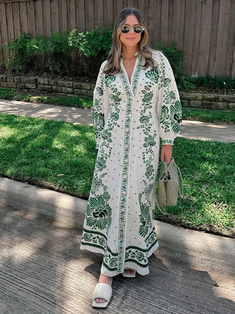 Vestido maxi boémio com estampado retro