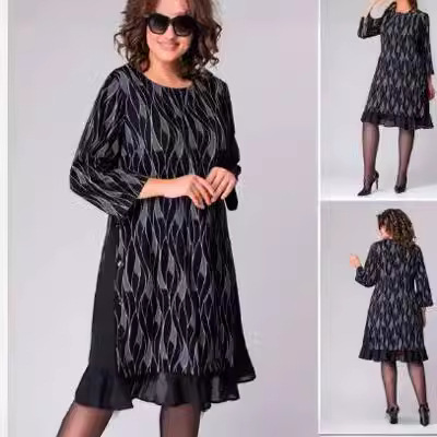 Vestido feminino plus size com mangas três quartos