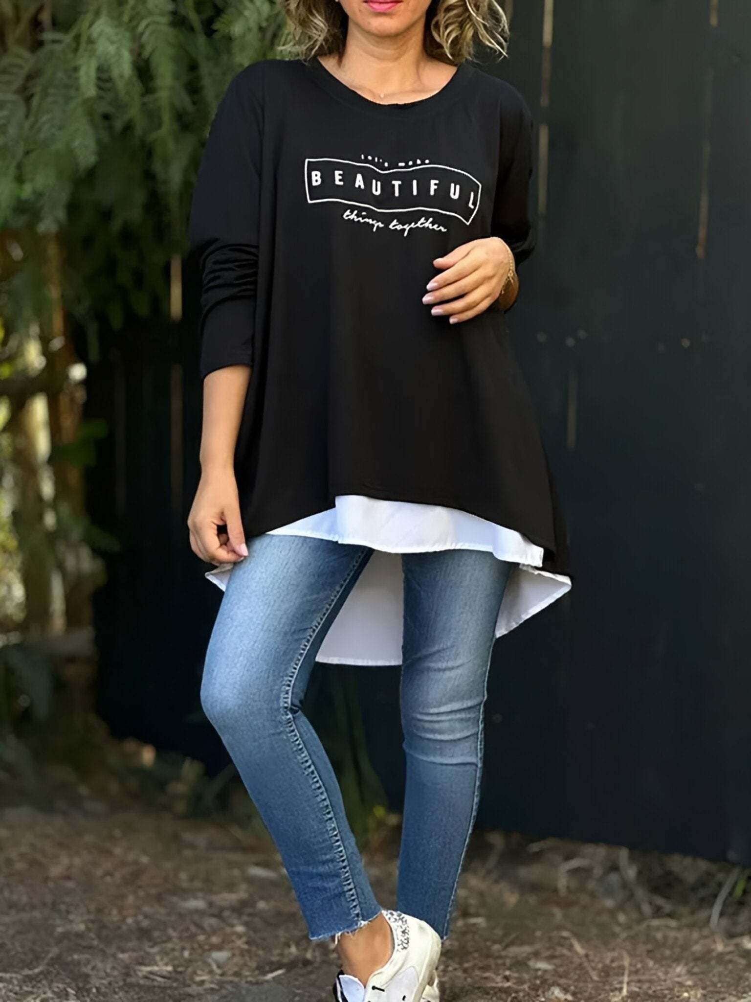 T-shirt a maniche lunghe con stampa a lettere, finta in due pezzi