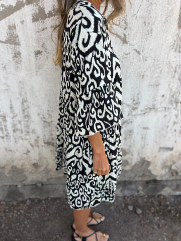 💖Limited Sale 48% OFF💖Printed V-Neck Dress with 3/4 Sleeves