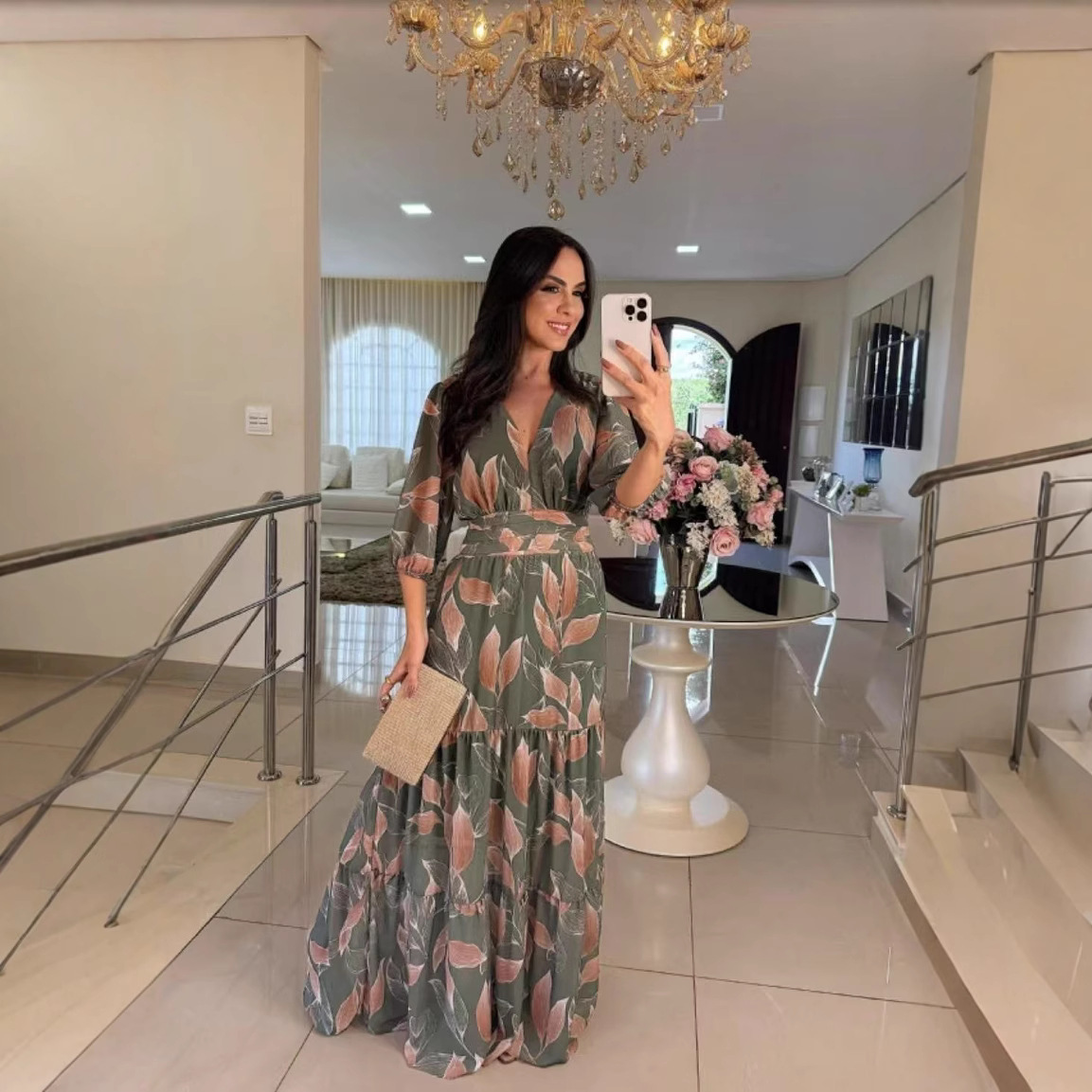 Vestido Elizamara com estampa de folhas nude