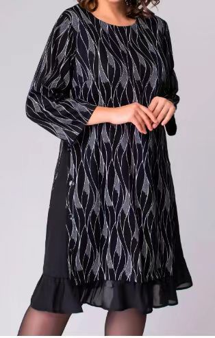 Vestido feminino plus size com mangas três quartos