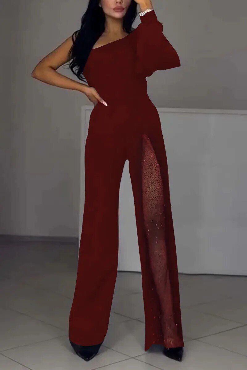 Tuta da donna elegante e sexy con spalle scese e spacco alto
