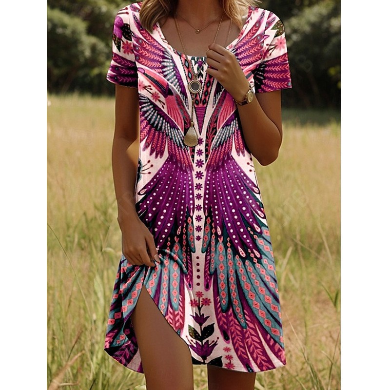 Vestido de manga curta com estampa de gola redonda e elemento indiano