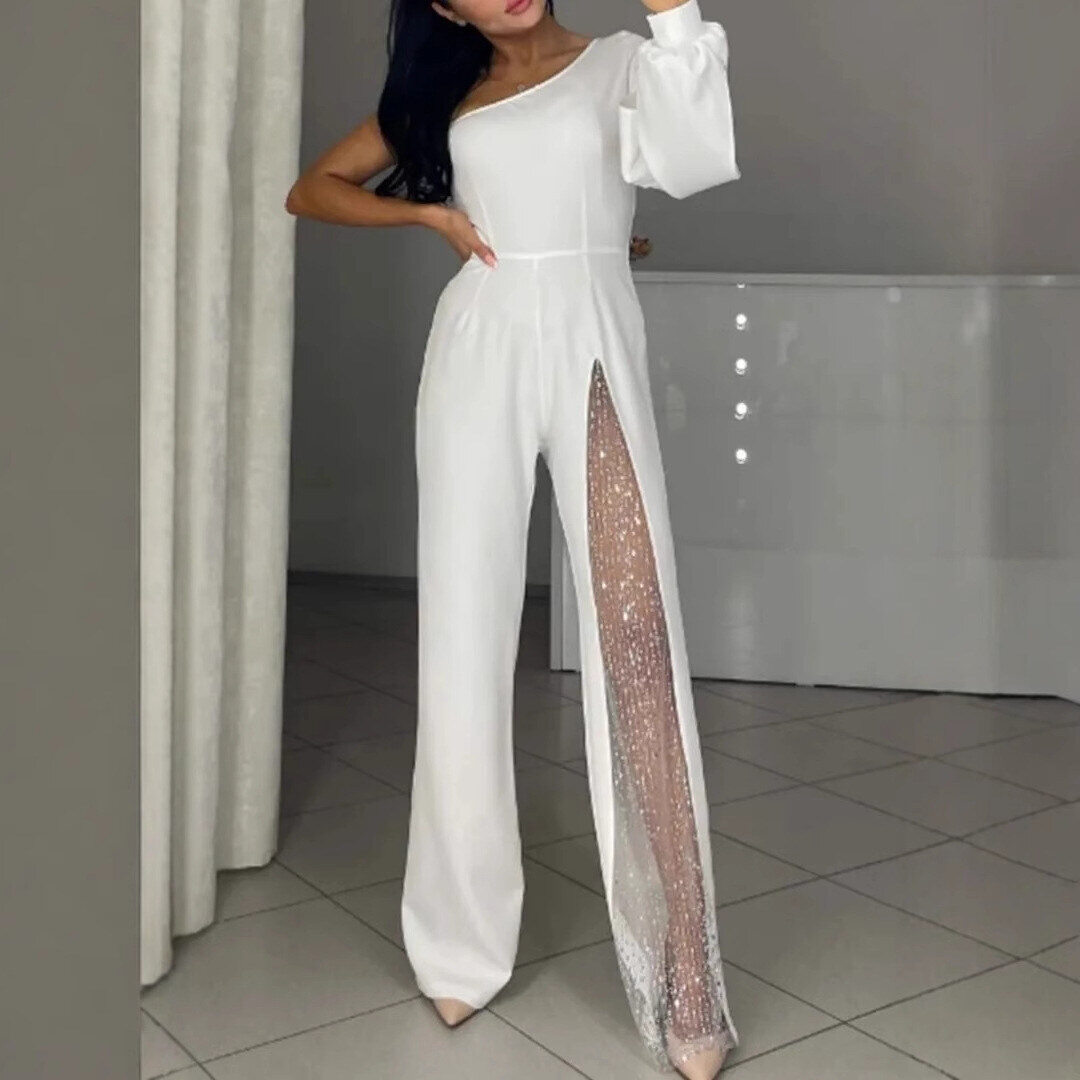 Tuta da donna elegante e sexy con spalle scese e spacco alto