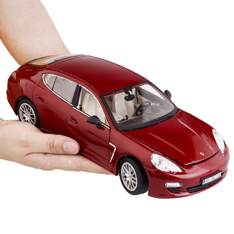 1:24 Porsche Panamera Coupe Актьорите