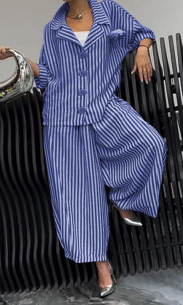 Completo due pezzi con top e pantaloni a righe comode da donna