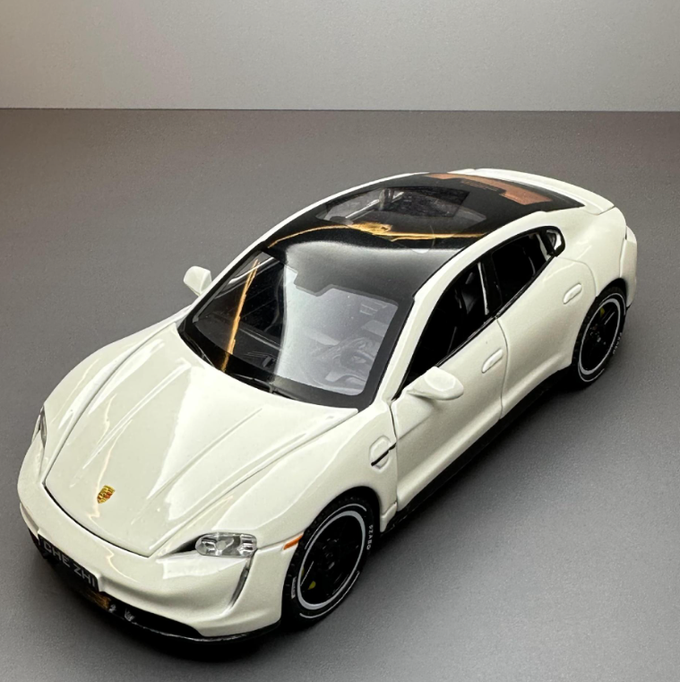 1:32 Алуминиев модел Porsche Taycan