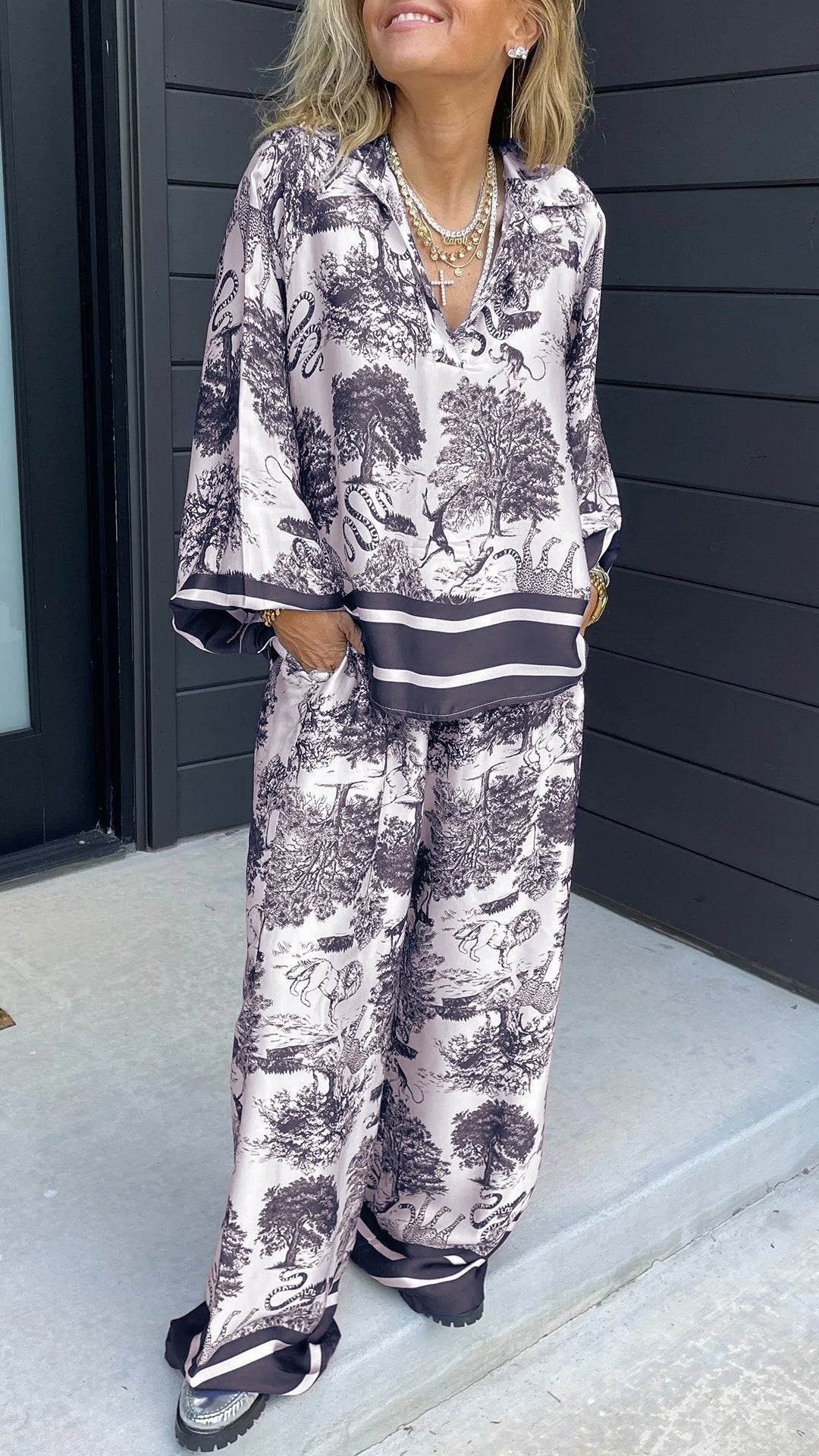 Abito casual con scollo a V stampato e maniche lunghe
