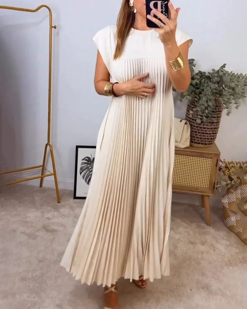 Vestido plissado sem mangas
