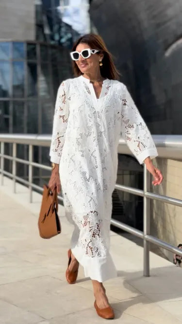 Elegante abito in pizzo da donna con scollo a V