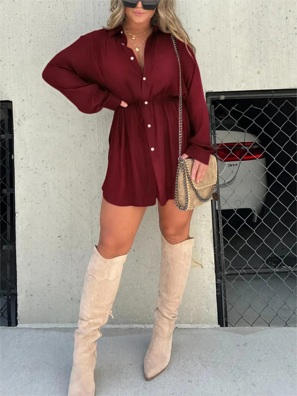 Abito camicia a maniche lunghe in tinta unita alla moda