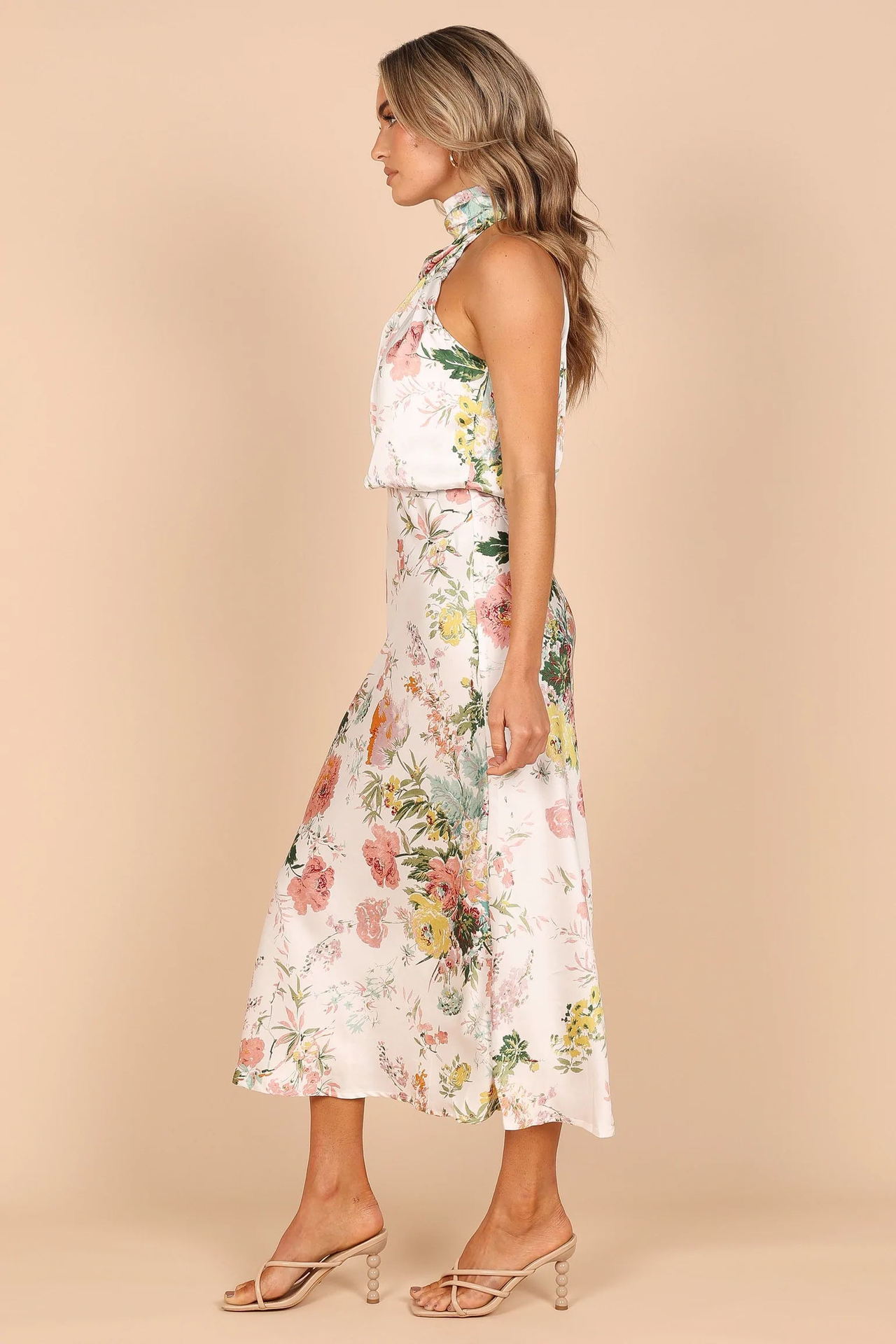 Vestido longo floral com decote redondo e cintura elástica