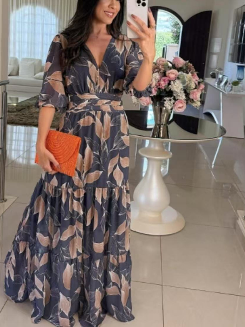 Vestido Elizamara com estampa de folhas nude