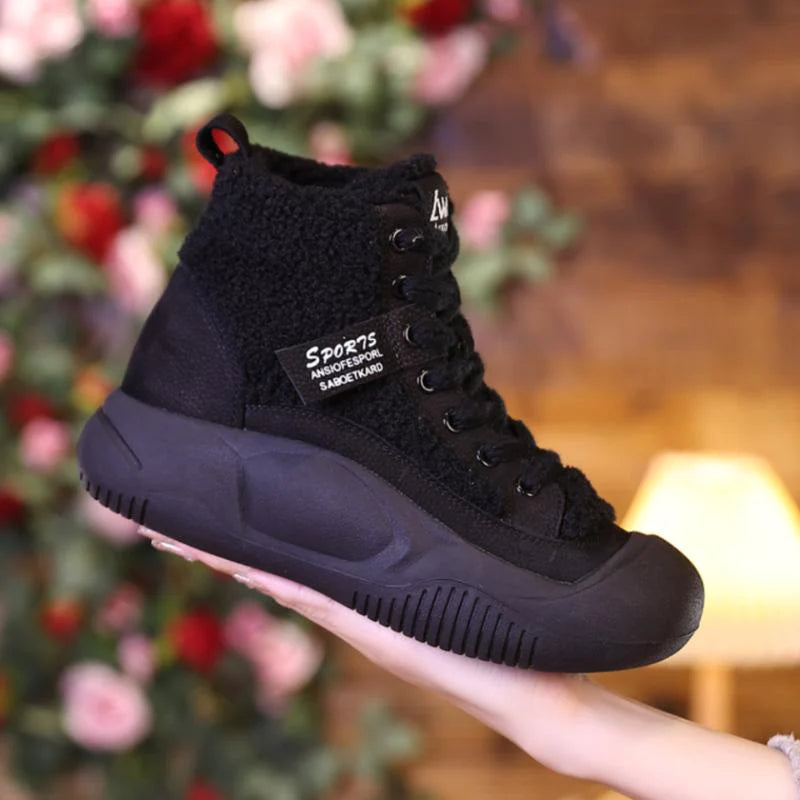 CASUALOWE BUTY ORTOPEDYCZNE CLARA® Z CHROPOWATĄ PODESZWĄ
