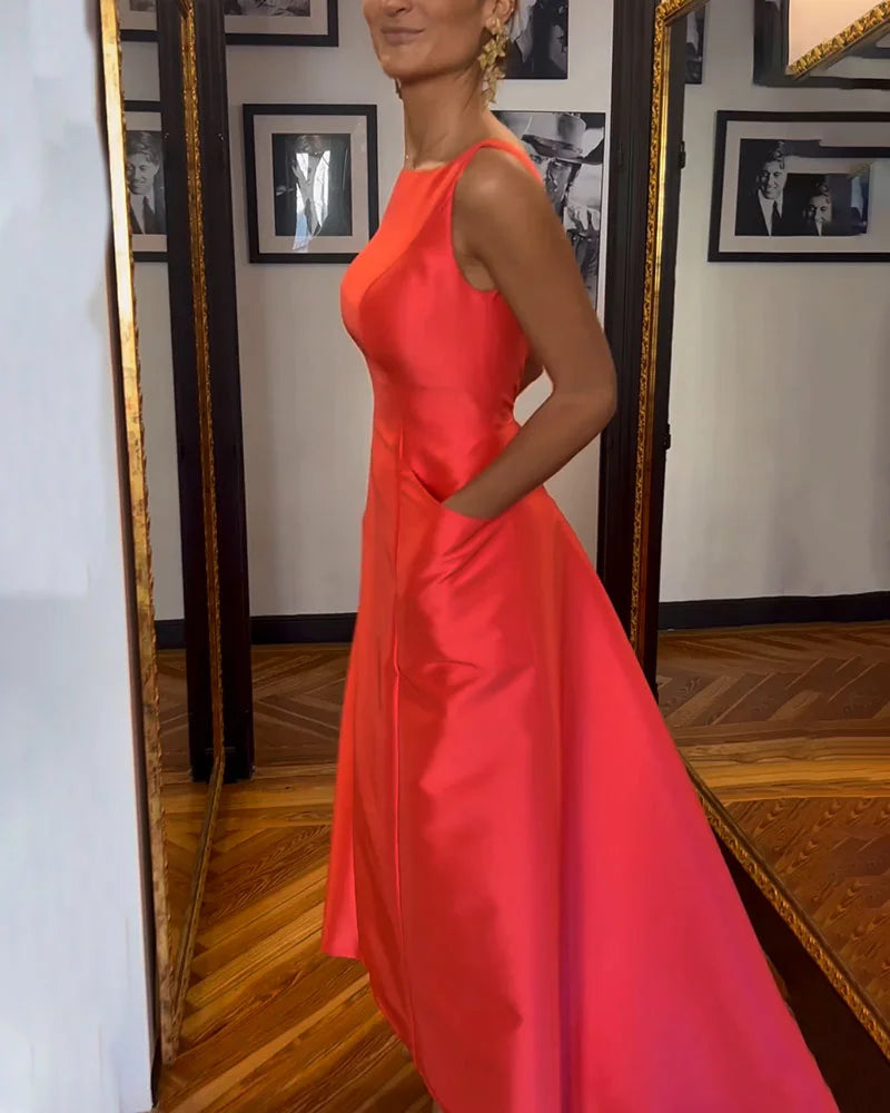Egyszínű elegáns estélyi ruha 2023