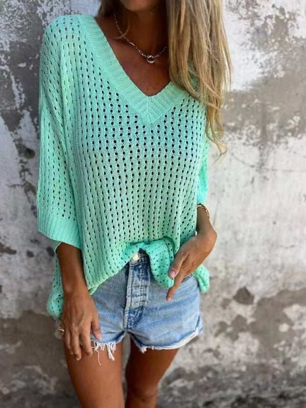 T-shirt in maglia cava con scollo a V